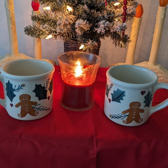 2 Vtg. 1982 Ceramic Gingerbread Man Mugs/Matching Hand Towel Hot Chocolate - Picture 5 of 13